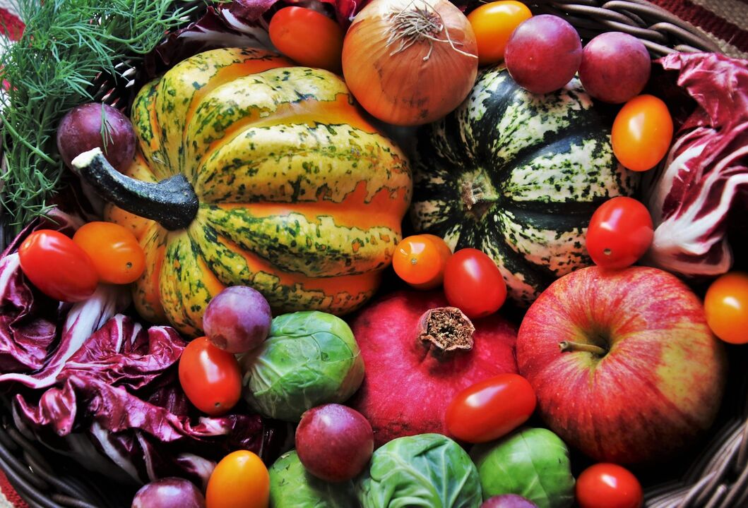 يجب أن يتكون النظام الغذائي للأشخاص ذوي فصيلة الدم الثانية من الفواكه والخضروات. 